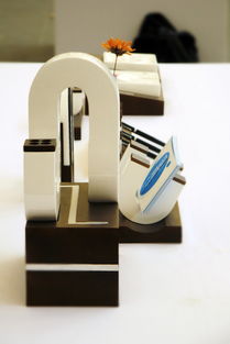 獨角獸主題辦公用品與儀器儀表的創意組合